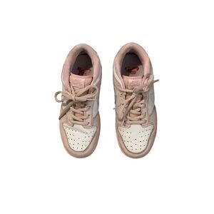 Nike Kids Sneakers in Pigeon Pink